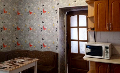 Снять 4-комнатную квартиру на сутки, Корма, Строительная, 28. Фото 1