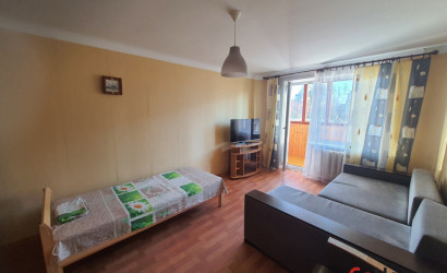 Снять 2-комнатную квартиру на сутки, Марьина Горка, Новая Заря 42. Фото 3