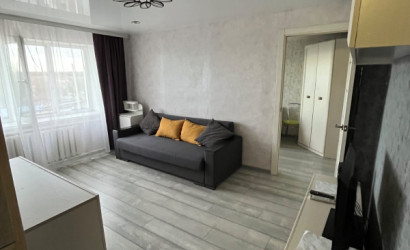 Снять 2-комнатную квартиру на сутки, Поставы, Советская 94. Фото 2