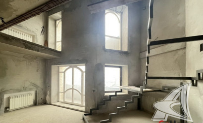 Купить 4-комнатную квартиру, Брест, Центр, ул. Маяковского. Фото 1