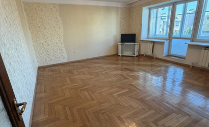 Купить 3-комнатную квартиру, Пинск, Иркутско-Пинской Дивизии, 11. Фото 3