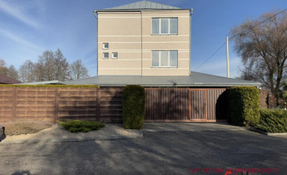 Купить коттедж, Клейники, Вишневая, 6 соток. Фото 1