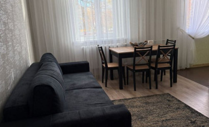 Снять 2-комнатную квартиру на сутки, Лида, Замковая,3. Фото 1