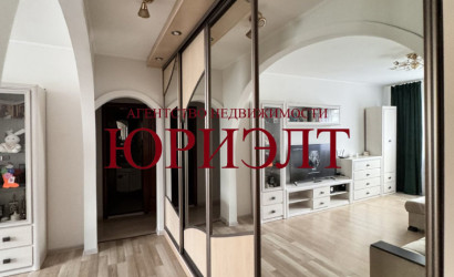 Купить 3-комнатную квартиру, Гомель, Косарева, 43. Фото 1