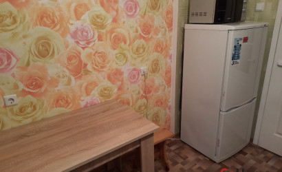 Снять 1-комнатную квартиру, Островец, Парковая 3. Фото 1