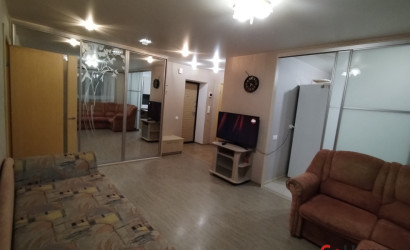 Снять 2-комнатную квартиру на сутки, Лепель, Чуйкова 150. Фото 1