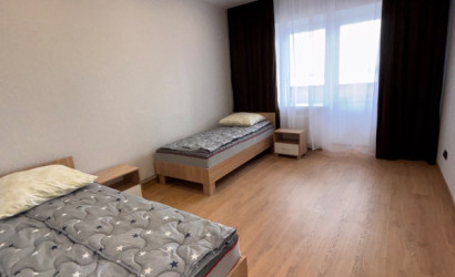 Снять 3-комнатную квартиру на сутки, Высокое, Строителей . Фото 1