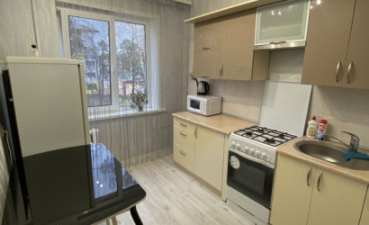 Снять 2-комнатную квартиру на сутки, Старые Дороги, Армейская,1. Фото 2