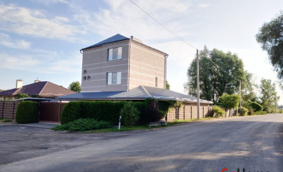 Снять 4-комнатную квартиру на сутки, Клейники, Вишнёвая, 2. Фото 1