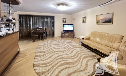 Купить 4-комнатную квартиру, Брест, Киевка, ул. Сикорского. Фото 1