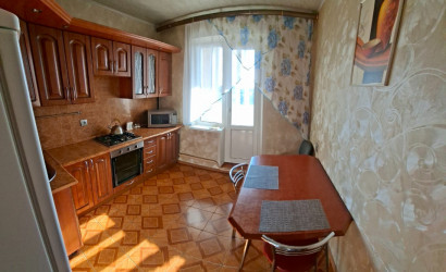 Снять 1-комнатную квартиру на сутки, Слуцк, 14 Партизан. Фото 1