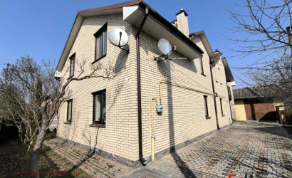 Купить коттедж, Брест, ул. Дворникова, д. , 10.9 соток. Фото 1