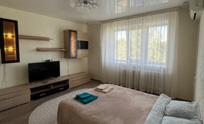 Снять 2-комнатную квартиру на сутки, Береза, Горького 26. Фото 1