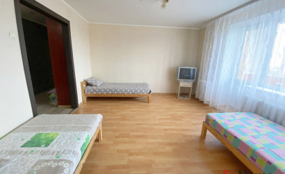 Снять 3-комнатную квартиру на сутки, Пружаны, Интернациональная улица, 8. Фото 4