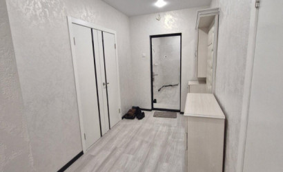 Купить 3-комнатную квартиру, Брест, Ясеневая ул.. Фото 2