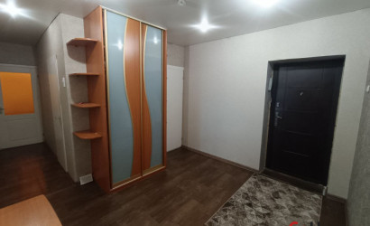 Купить 3-комнатную квартиру, Чисть, Русанова , дом 9. Фото 1