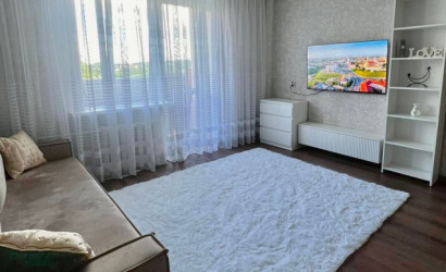 Снять 3-комнатную квартиру на сутки, Солигорск, Парковая,64. Фото 2