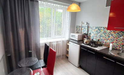 Снять 1-комнатную квартиру на сутки, Пинск, Днепровской флотилии 61. Фото 1