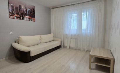 Снять 2-комнатную квартиру, Сеница, Набережная, 55Б. Фото 1