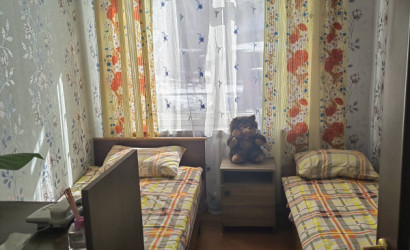 Снять 3-комнатную квартиру на сутки, Ганцевичи, Строителей д. 43. Фото 1