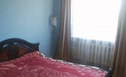 Снять 3-комнатную квартиру на сутки, Новогрудок, ул. Волчецкого 68. Фото 1