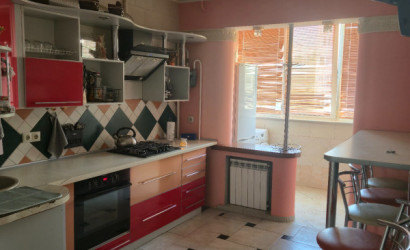 Снять 3-комнатную квартиру на сутки, Белоозерск, Глинского. Фото 5