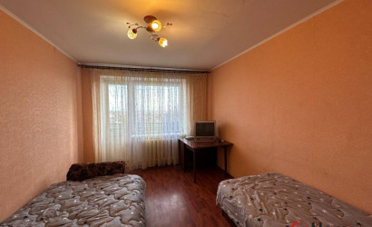 Снять 2-комнатную квартиру на сутки, Петриков, Королева, 2. Фото 1