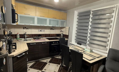 Купить 3-комнатную квартиру, Дружный, Шамановского 17. Фото 1