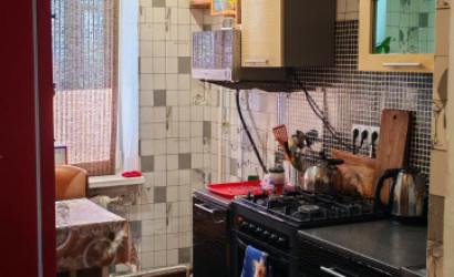 Купить 2-комнатную квартиру, Кировская, Мира, 27. Фото 1