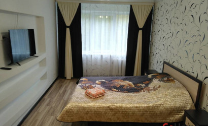 Снять 1-комнатную квартиру на сутки, Могилев, бульвар Днепровский, д. 48. Фото 1