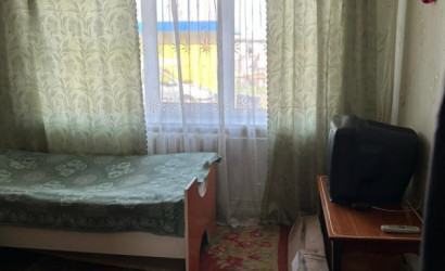 Снять 3-комнатную квартиру на сутки, Ельск, Комарова, 2. Фото 2