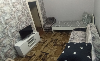 Снять 1-комнатную квартиру на сутки, Ганцевичи, Строителей д.31. Фото 1