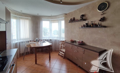 Купить 4-комнатную квартиру, Брест, Восток, ул. Московская. Фото 12