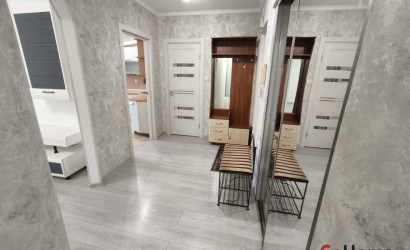 Купить 3-комнатную квартиру, Кобрин, Дружбы, 35. Фото 1