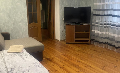 Снять 2-комнатную квартиру на сутки, Пинск, Новикова, 4. Фото 1