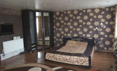 Снять 3-комнатную квартиру на сутки, Бобруйск, Минская,85. Фото 1