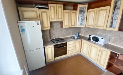 Снять 3-комнатную квартиру на сутки, Пружаны, улица Интернациональная. Фото 1