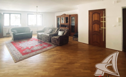 Купить 4-комнатную квартиру, Брест, Центр, ул. Халтурина. Фото 1