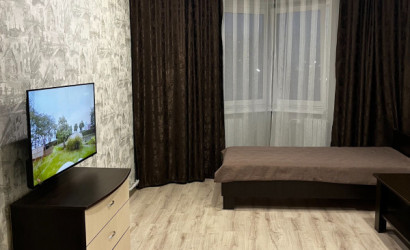 Снять 3-комнатную квартиру на сутки, Новополоцк, Денисаво 14. Фото 1