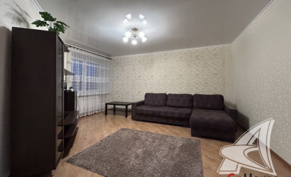 Купить 3-комнатную квартиру, Брест, Брестских дивизий, пер. Брестских дивизий. Фото 1