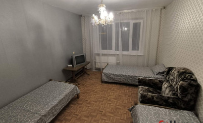 Снять 2-комнатную квартиру на сутки, Жодино, ул. 50 лет Октября, 12. Фото 2