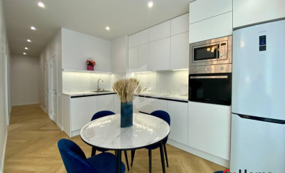 Снять 3-комнатную квартиру, Минск, г. Минск, ул. Братская, 13. Фото 1