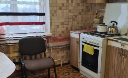 Снять 3-комнатную квартиру на сутки, Ганцевичи, Строителей, 47. Фото 1