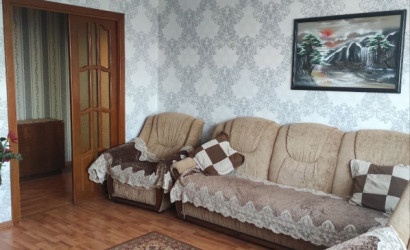 Купить 3-комнатную квартиру, Лида, Варшавская, 40. Фото 1