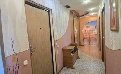 Купить 4-комнатную квартиру, Новополоцк, Комсомольская ул., 13. Фото 11
