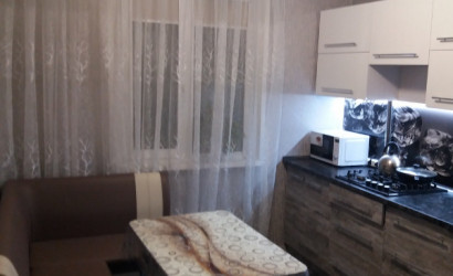 Снять 2-комнатную квартиру на сутки, Речица, Набережная д.102. Фото 1