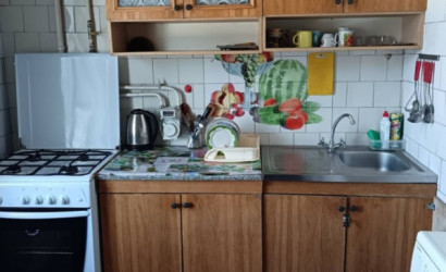 Снять 3-комнатную квартиру на сутки, Островец, ул. Володарского, д. 63. Фото 1
