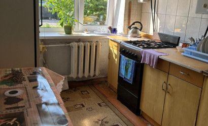 Снять 3-комнатную квартиру на сутки, Ельск, Комарова, 2. Фото 3