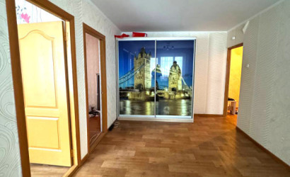 Купить 3-комнатную квартиру, Лида, Набережная, 2/2. Фото 1