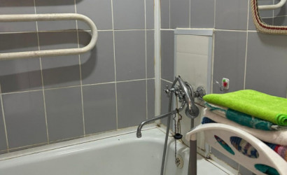 Снять 3-комнатную квартиру на сутки, Ельск, Комарова, 2. Фото 4